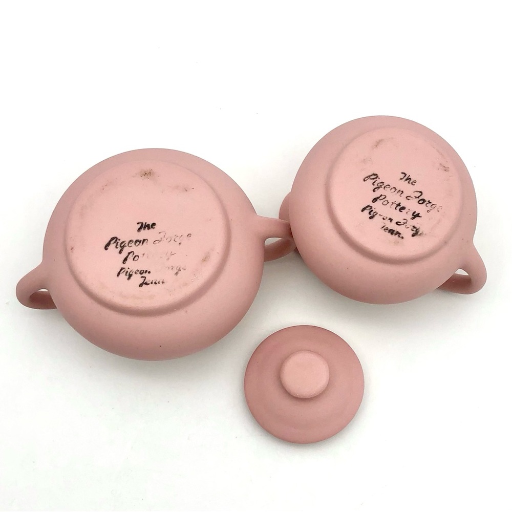 Pigeon Forge Pottery Creamer Sugar Bowl Set Pink With Embossed White Dogwood Vtg - Picture 7 of 8